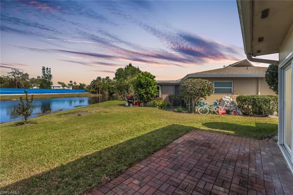 525 Palm View Dr 19, Naples, FL 34110-29