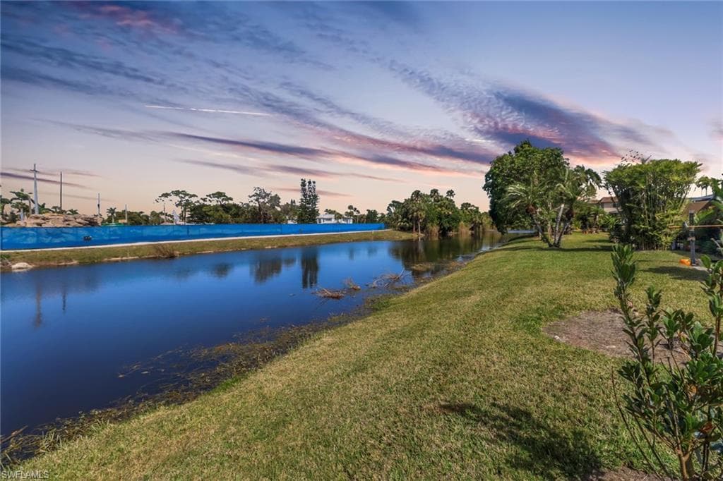 525 Palm View Dr 19, Naples, FL 34110-31