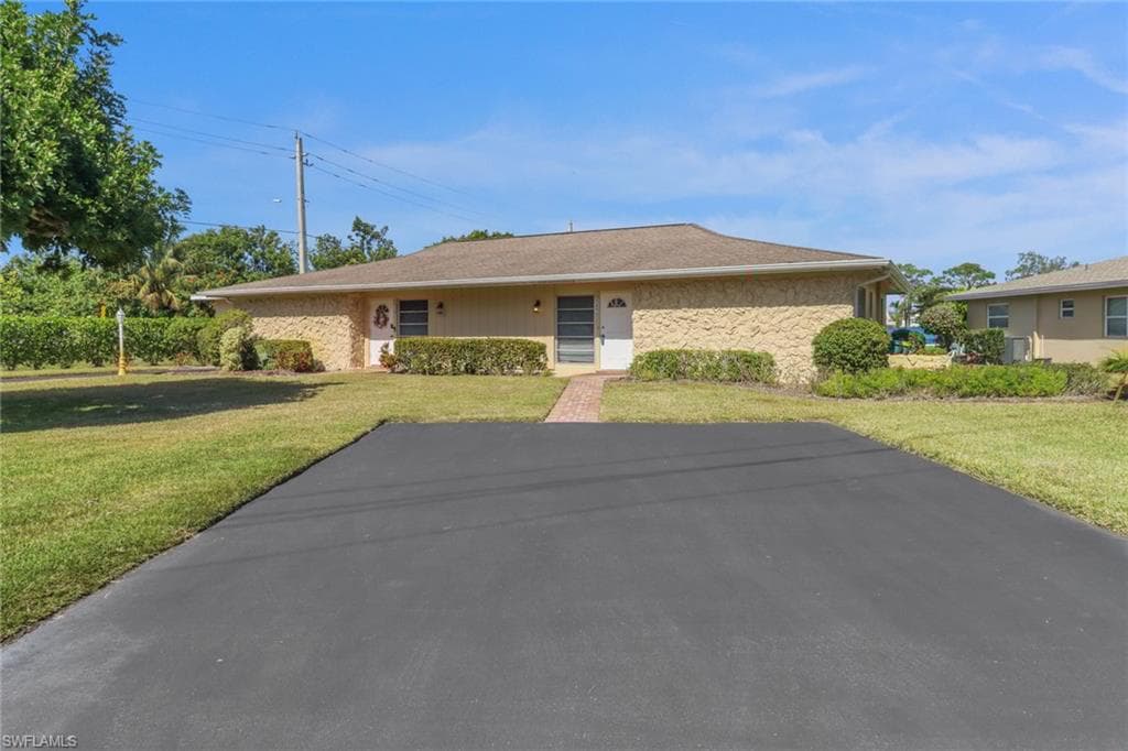 525 Palm View Dr 19, Naples, FL 34110-33