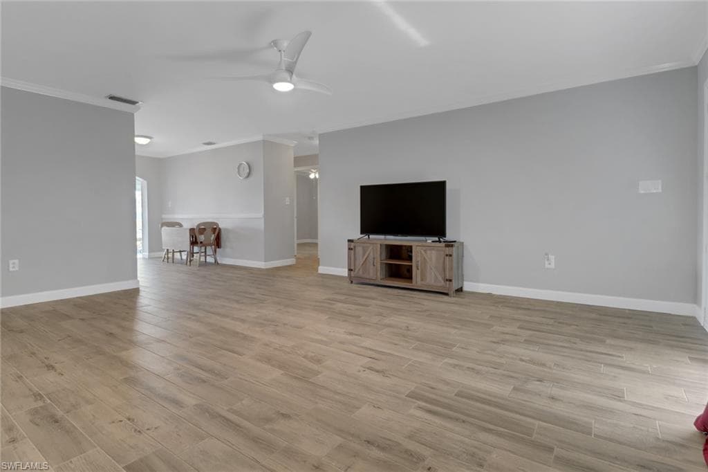 525 Palm View Dr 19, Naples, FL 34110-6