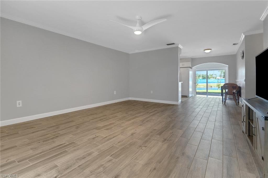 525 Palm View Dr 19, Naples, FL 34110-8