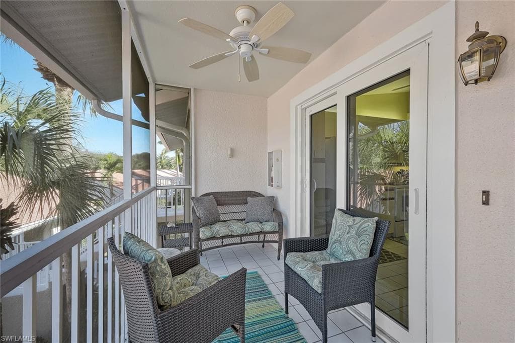 2305 Hidden Lake Dr 3704, Naples, FL 34112-18