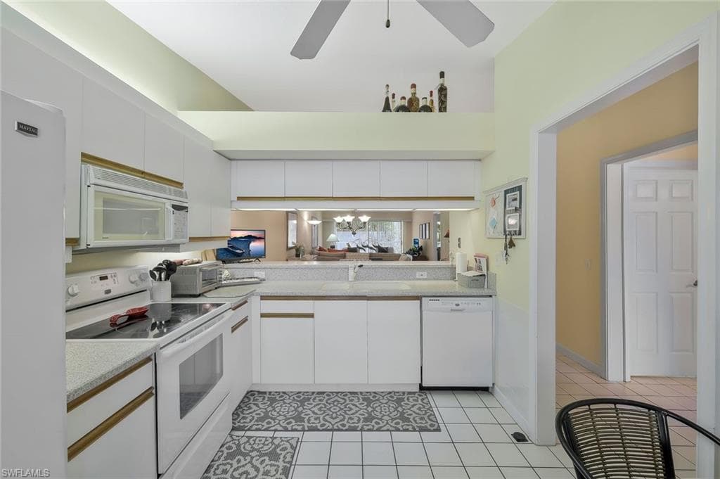 2305 Hidden Lake Dr 3704, Naples, FL 34112-6