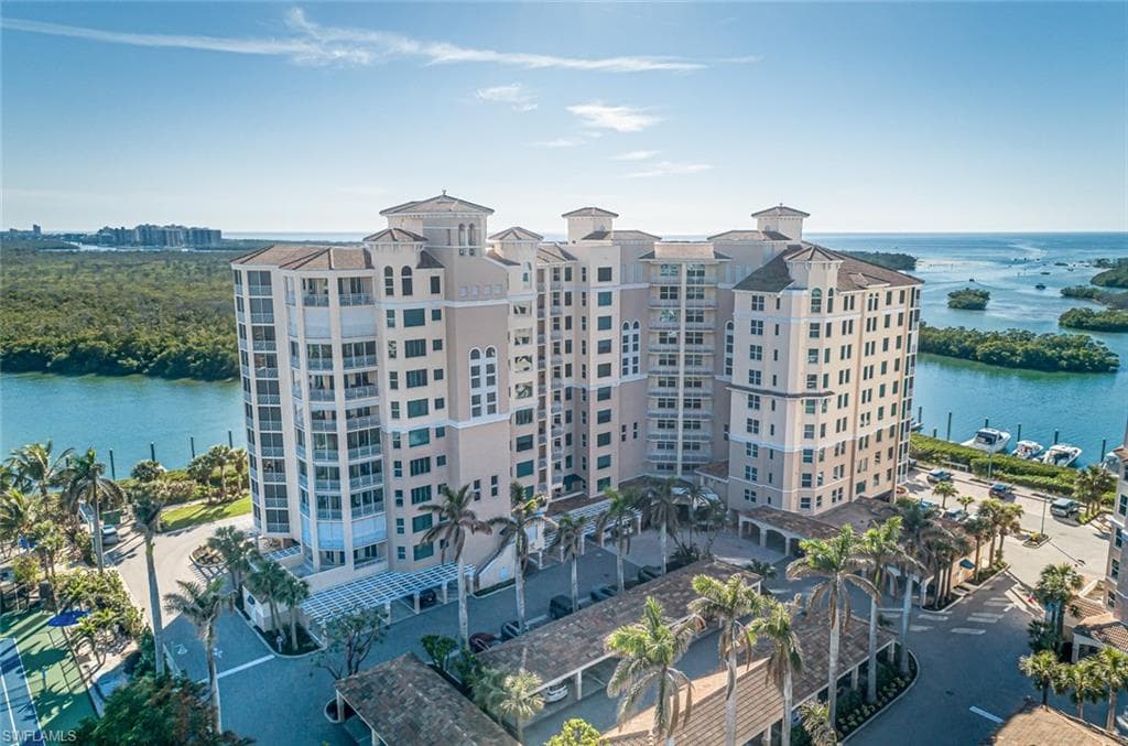 425 Dockside Dr 605, Naples, FL 34110-26