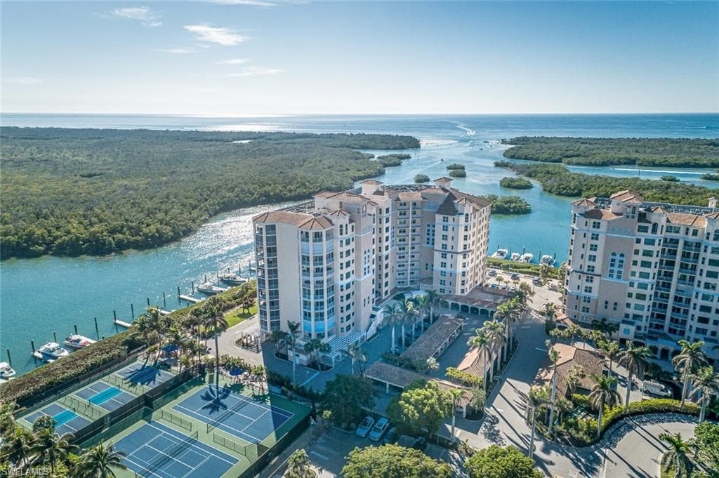 425 Dockside Dr 605, Naples, FL 34110-27