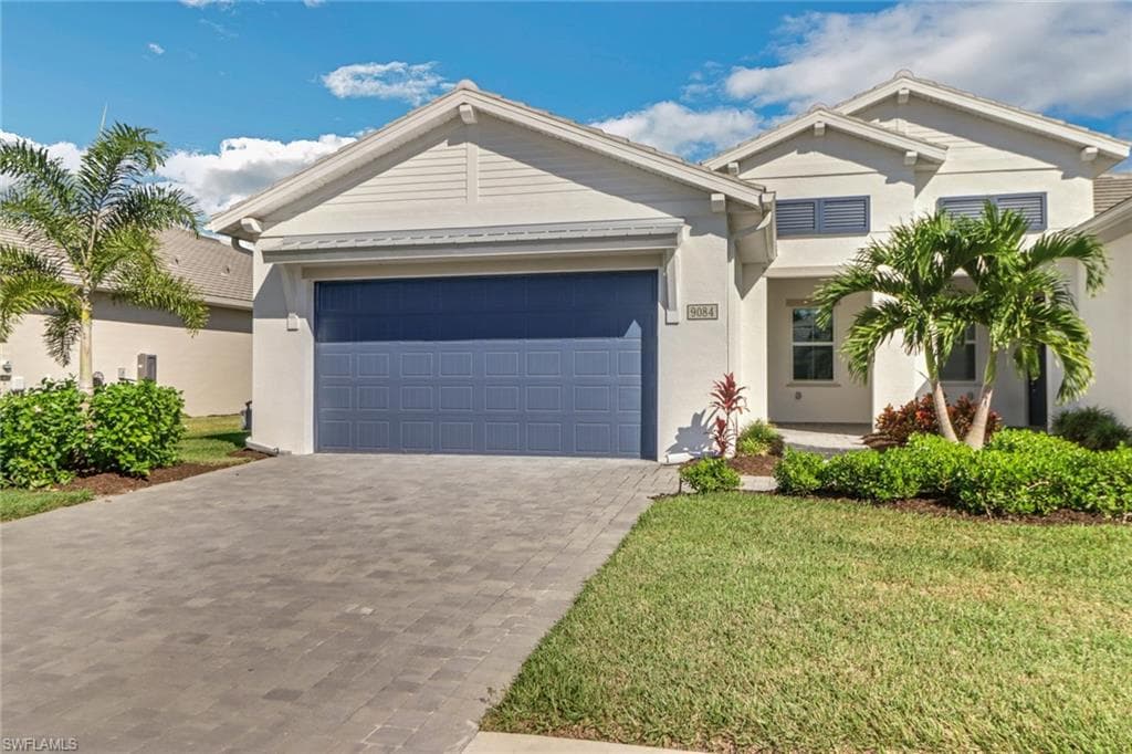 9084 Saint Lucia Dr, Naples, FL 34114-1