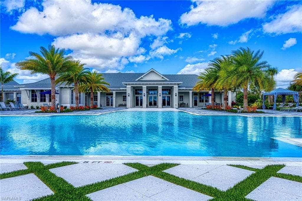 9084 Saint Lucia Dr, Naples, FL 34114-20