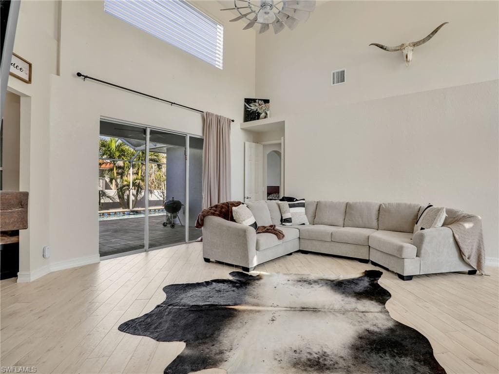 1244 36th Pl, Cape Coral, FL 33993-13