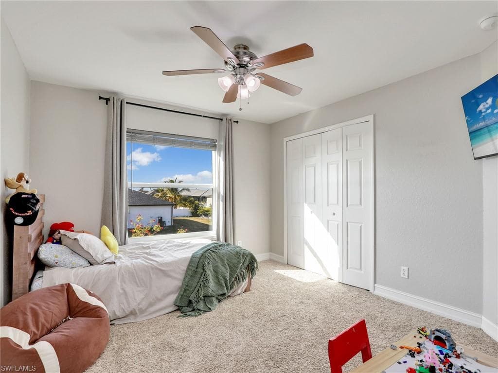 1244 36th Pl, Cape Coral, FL 33993-33