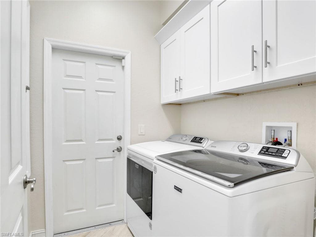 1244 36th Pl, Cape Coral, FL 33993-36