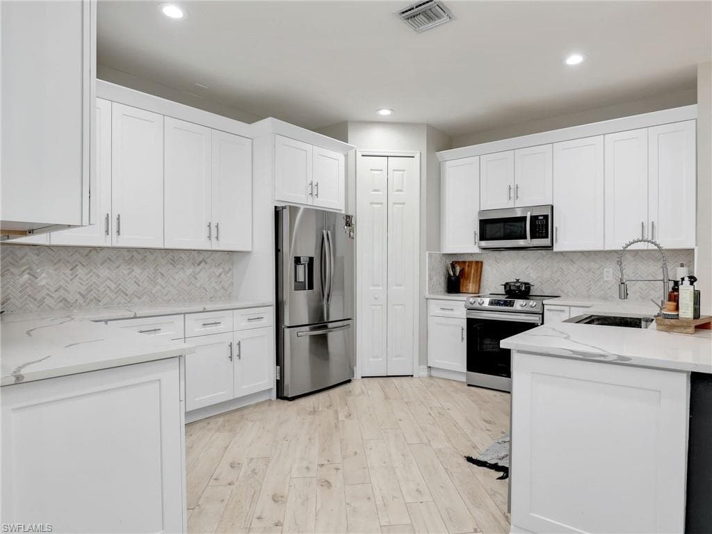 1244 36th Pl, Cape Coral, FL 33993-4