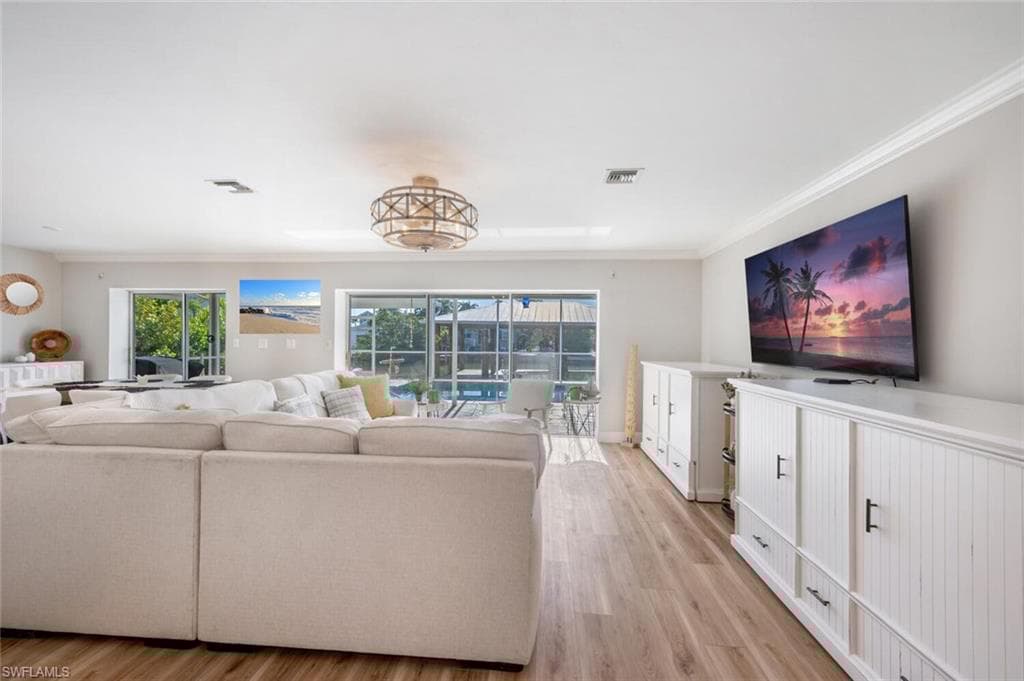 128 San Salvador St, Naples, FL 34113-37