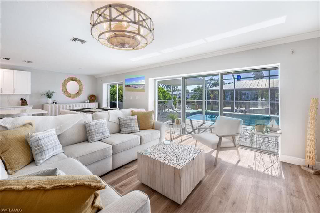 128 San Salvador St, Naples, FL 34113-6