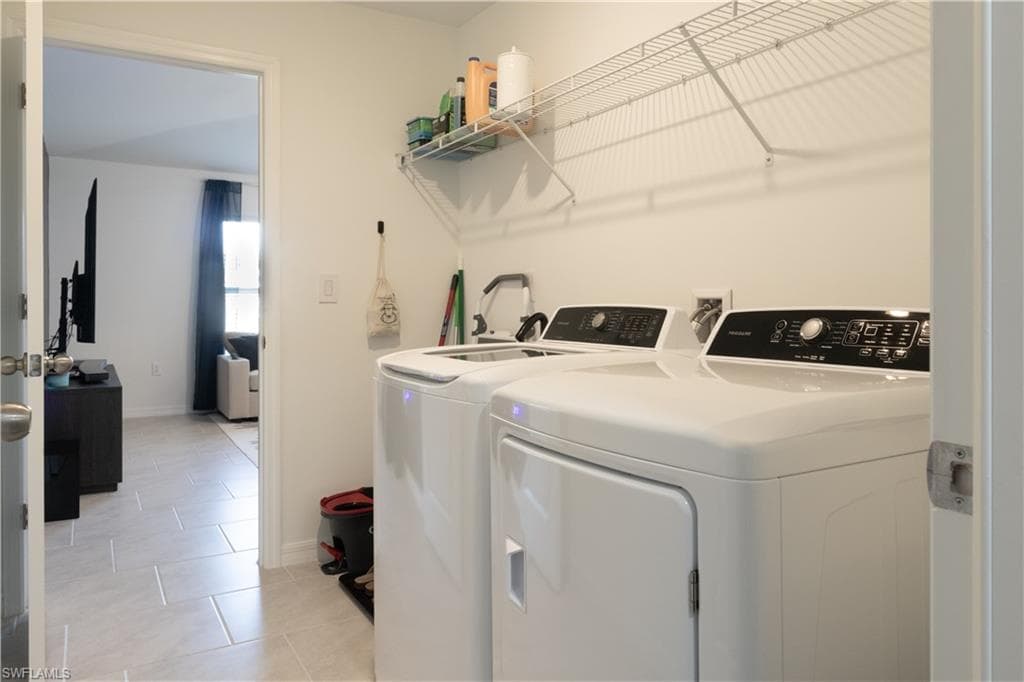 17762 Paradiso Way, North Fort Myers, FL 33917-34