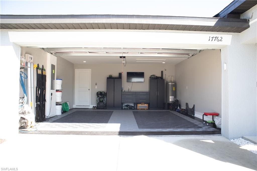 17762 Paradiso Way, North Fort Myers, FL 33917-48