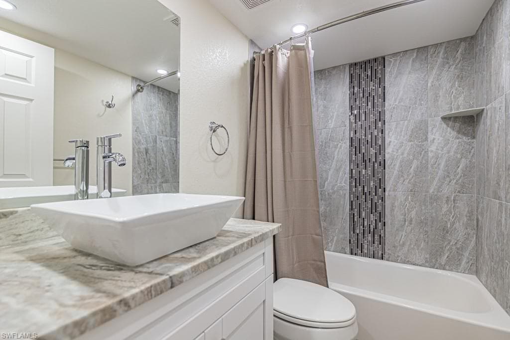 2562 Kings Lake Blvd 102, Naples, FL 34112-17