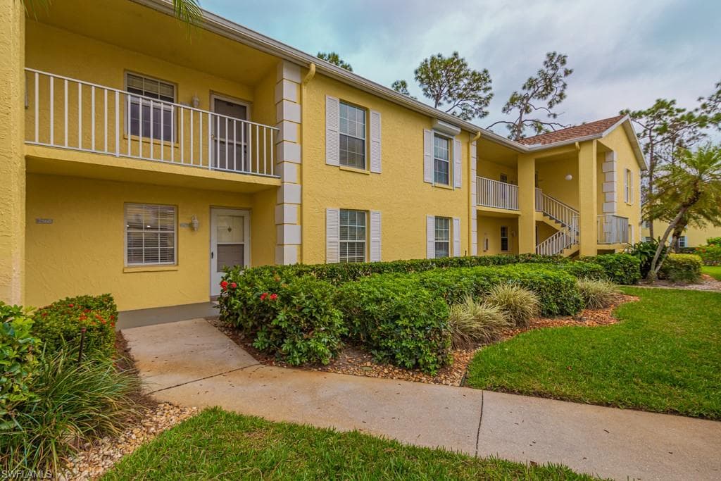 2562 Kings Lake Blvd 102, Naples, FL 34112-3