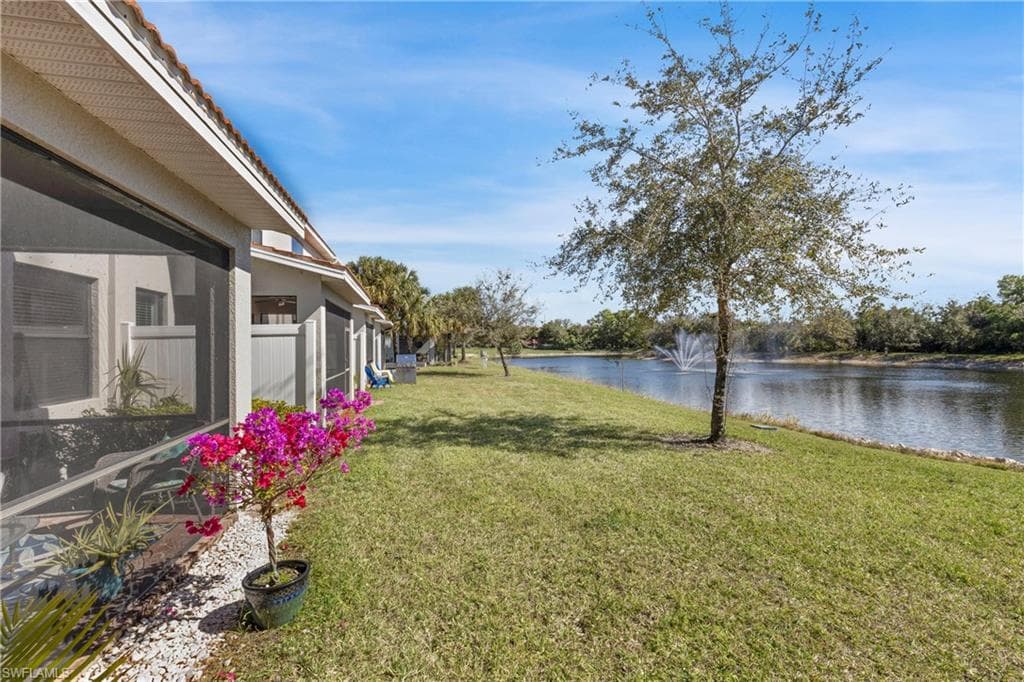 15116 Summit Place Cir 213, Naples, FL 34119-34