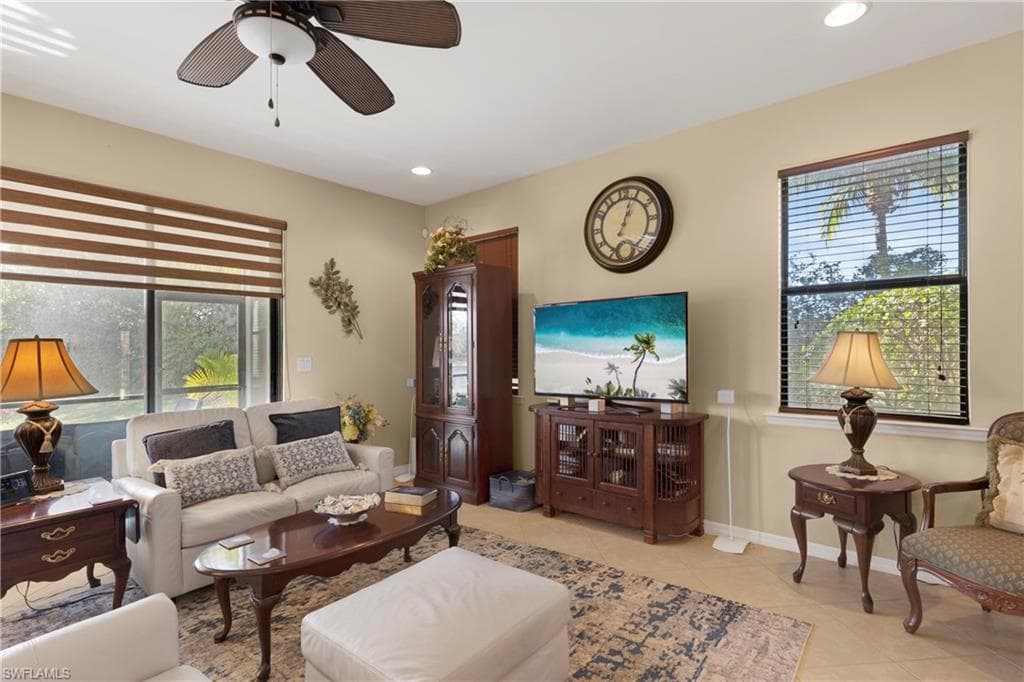 15116 Summit Place Cir 213, Naples, FL 34119-7