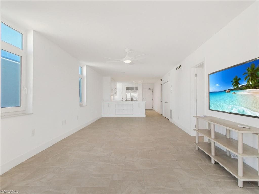 9415 Gulf Shore Dr 102, Naples, FL 34108-10