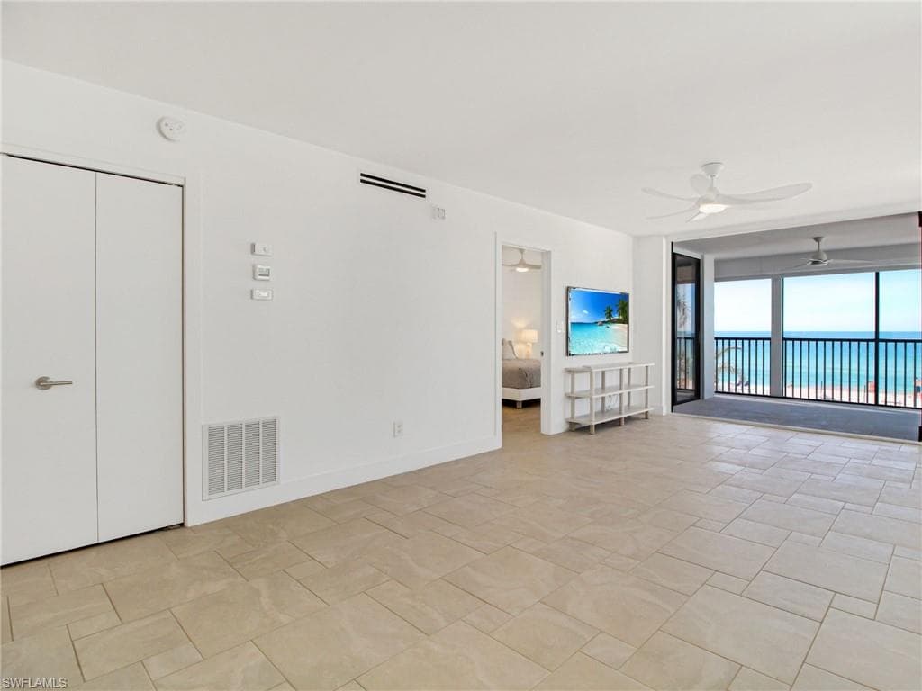 9415 Gulf Shore Dr 102, Naples, FL 34108-13