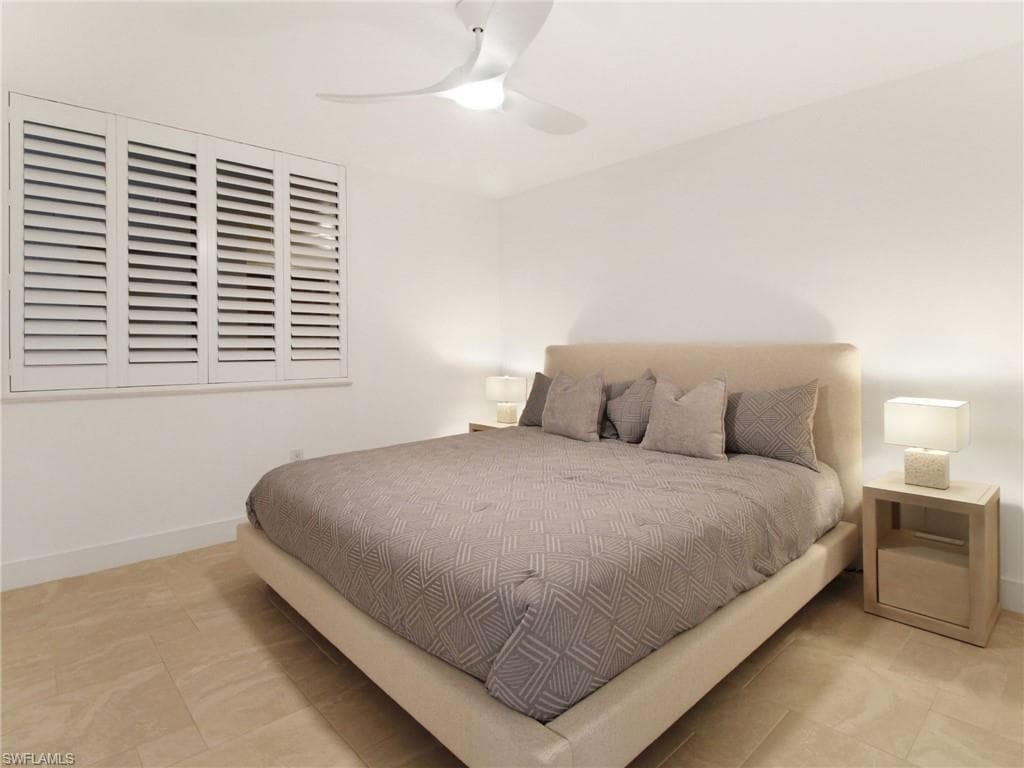 9415 Gulf Shore Dr 102, Naples, FL 34108-19
