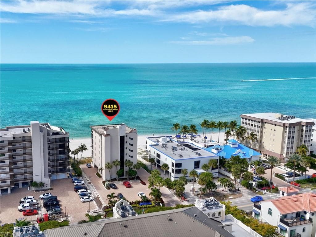 9415 Gulf Shore Dr 102, Naples, FL 34108-2