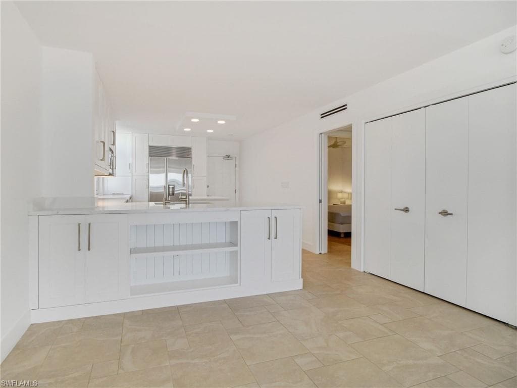 9415 Gulf Shore Dr 102, Naples, FL 34108-7