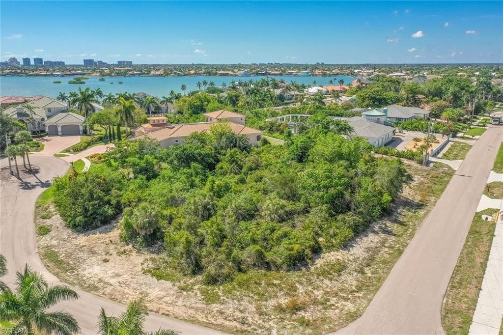 790 Inlet Dr, Marco Island, FL 34145-12