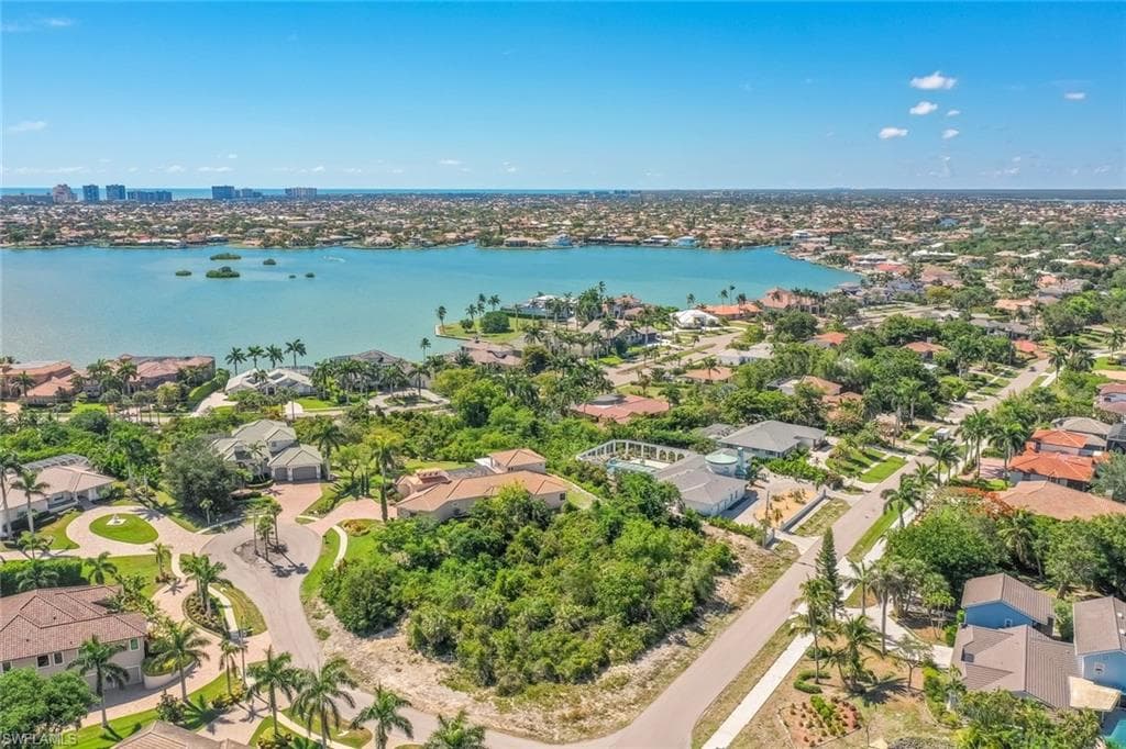 790 Inlet Dr, Marco Island, FL 34145-4