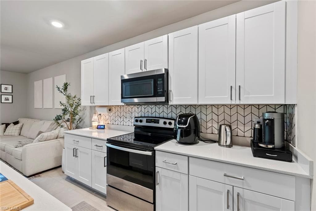 15527 Wildflower Cir, Naples, FL 34119-12