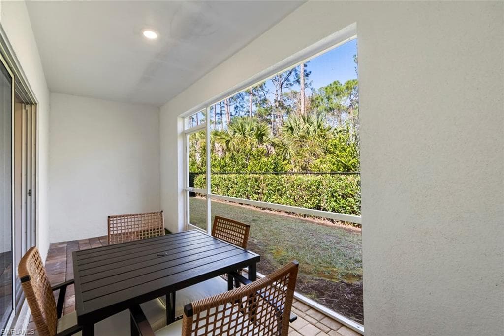 15527 Wildflower Cir, Naples, FL 34119-15