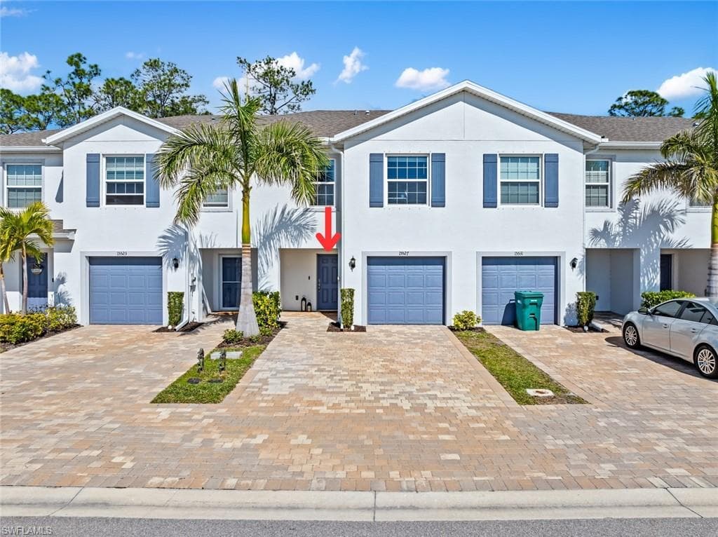 15527 Wildflower Cir, Naples, FL 34119-1