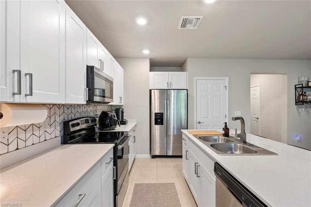 15527 Wildflower Cir, Naples, FL 34119-4