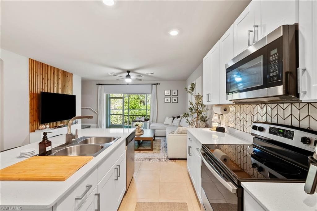 15527 Wildflower Cir, Naples, FL 34119-5