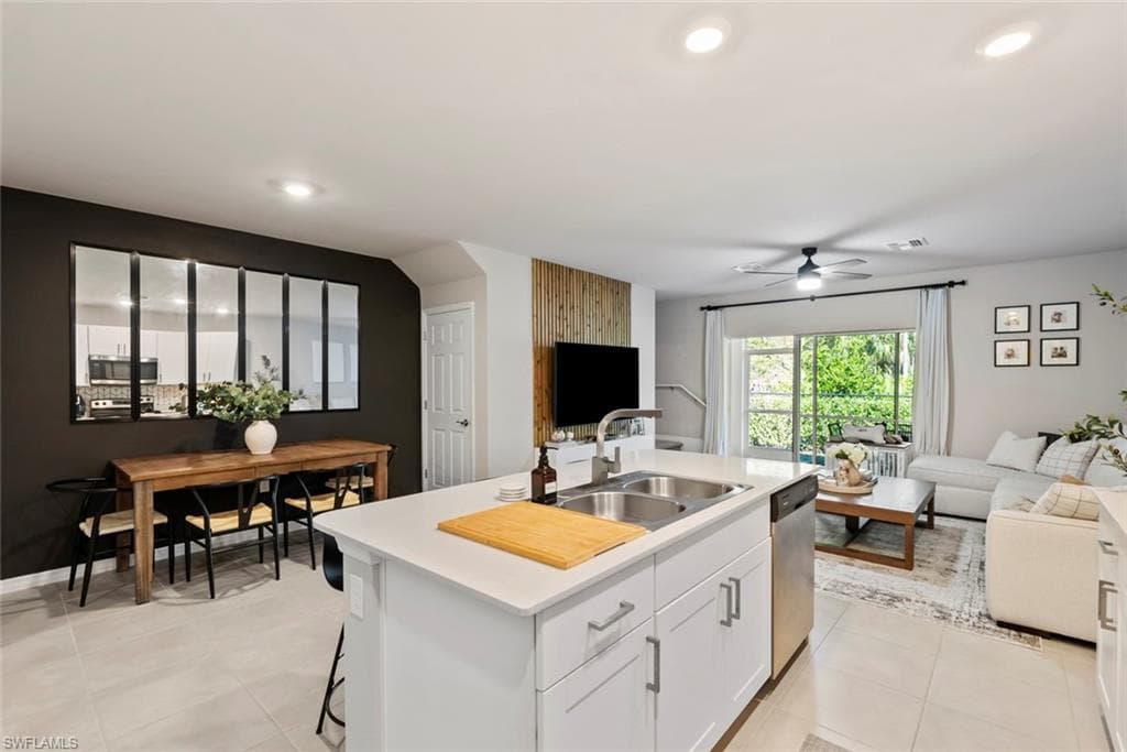 15527 Wildflower Cir, Naples, FL 34119-6