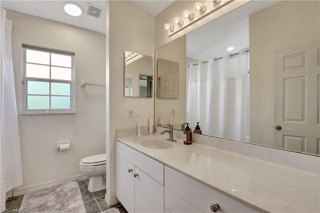 768 Park Ave, Naples, FL 34110-12