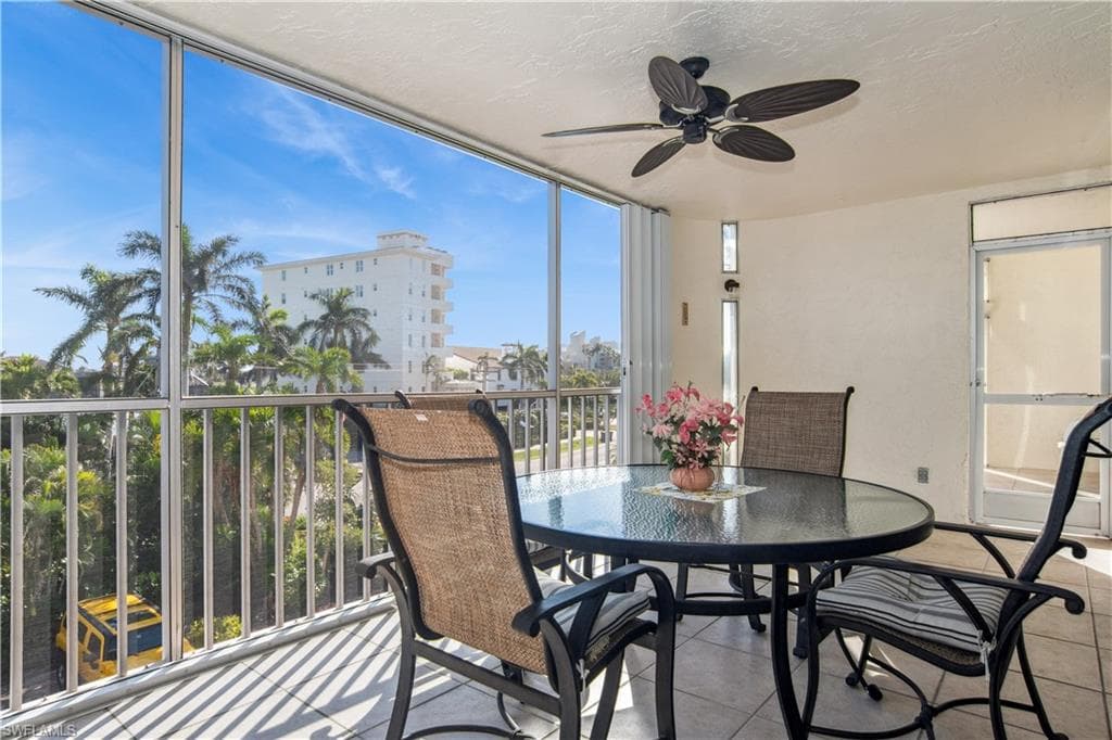 848 Collier Ct 304, Marco Island, FL 34145-7