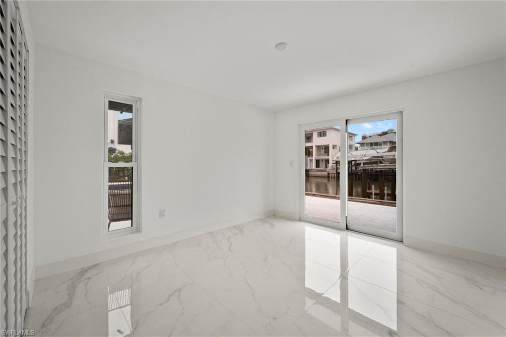 291 Heron Ave, Naples, FL 34108-28