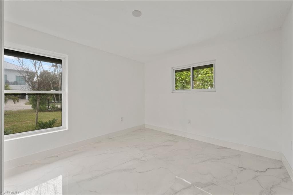 291 Heron Ave, Naples, FL 34108-31
