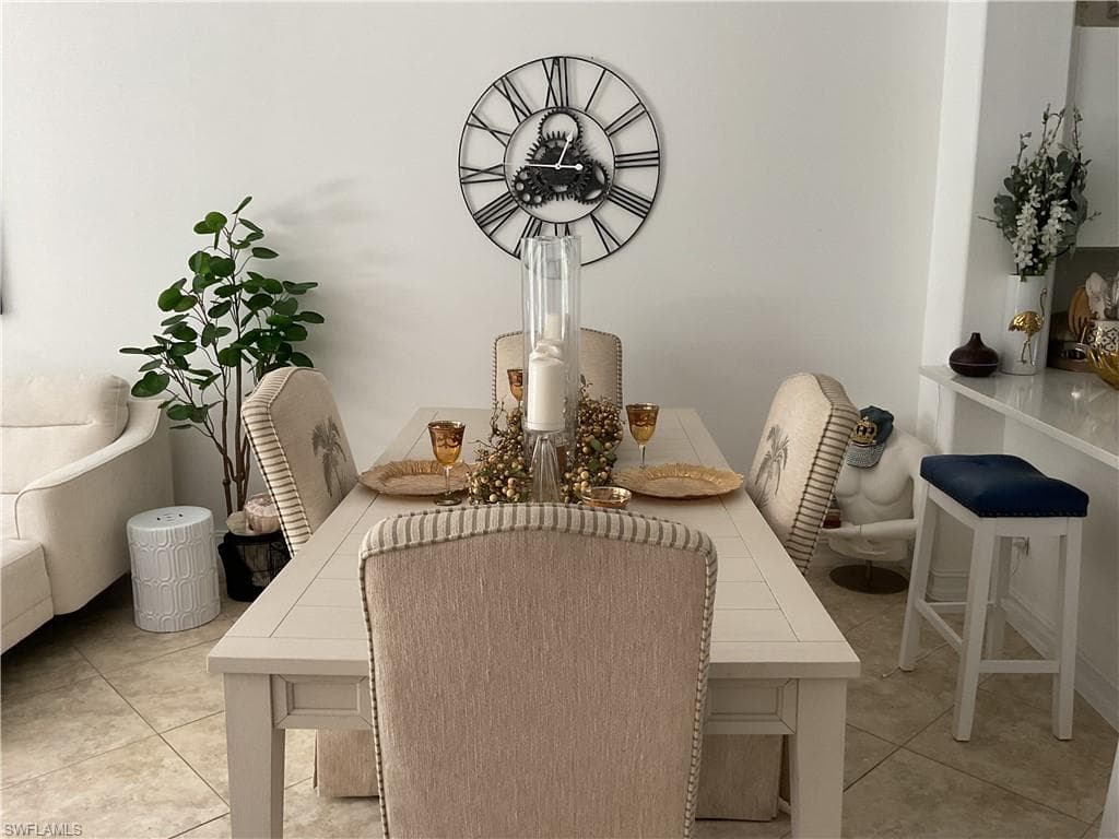 1045 Tarpon Cove Dr 102, Naples, FL 34110-2