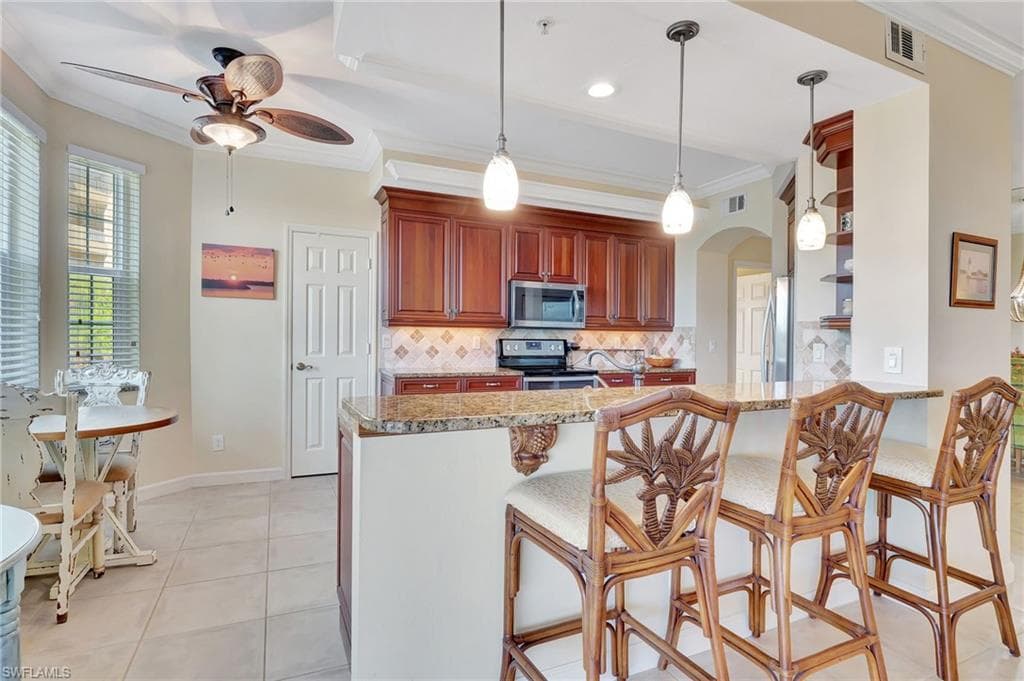 201 Vintage Bay Dr B12, Marco Island, FL 34145-14