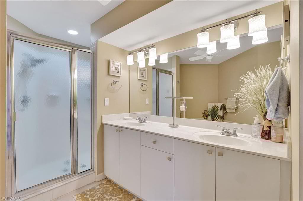 201 Vintage Bay Dr B12, Marco Island, FL 34145-25