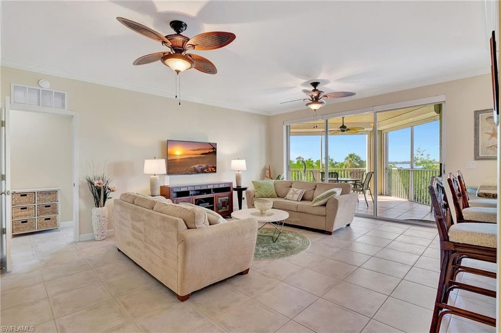 201 Vintage Bay Dr B12, Marco Island, FL 34145-2