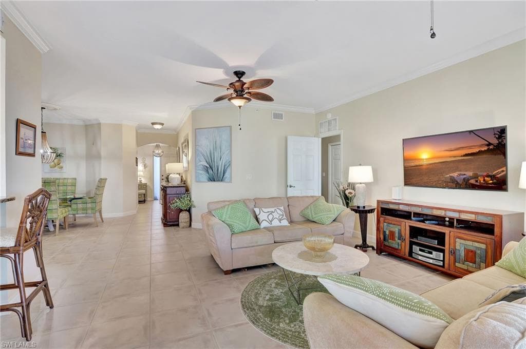 201 Vintage Bay Dr B12, Marco Island, FL 34145-3