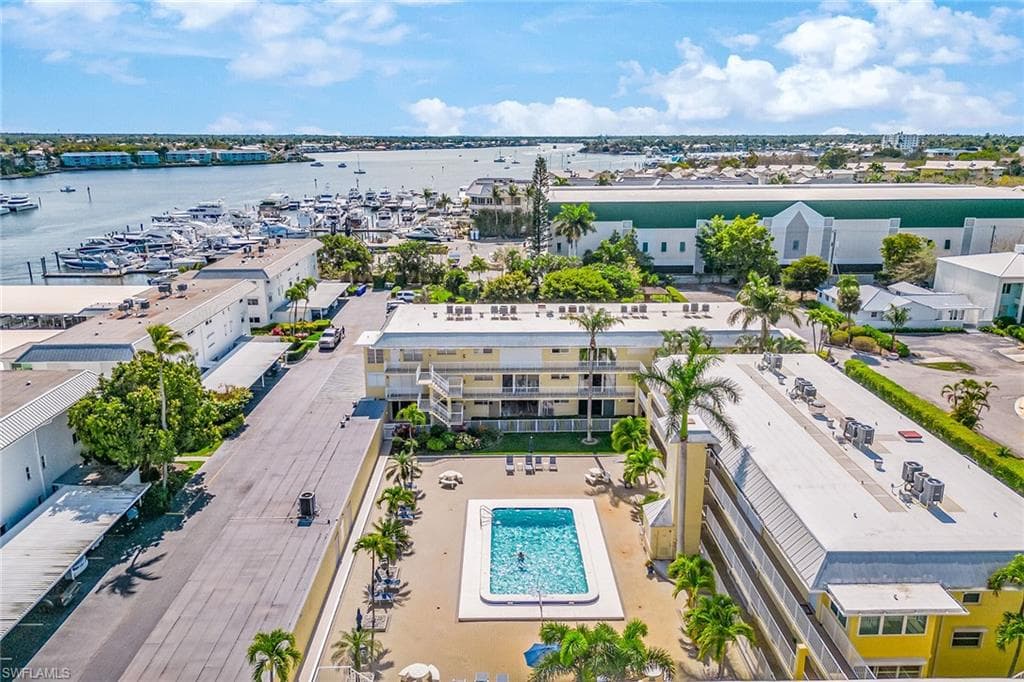 1100 8th Ave S 105a, Naples, FL 34102-21