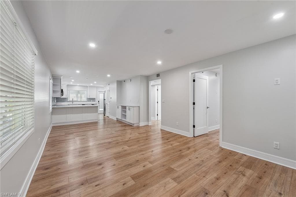 1100 8th Ave S 105a, Naples, FL 34102-4