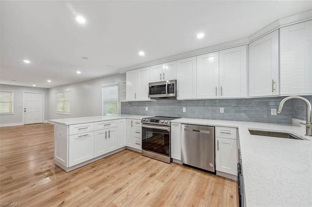 1100 8th Ave S 105a, Naples, FL 34102-7