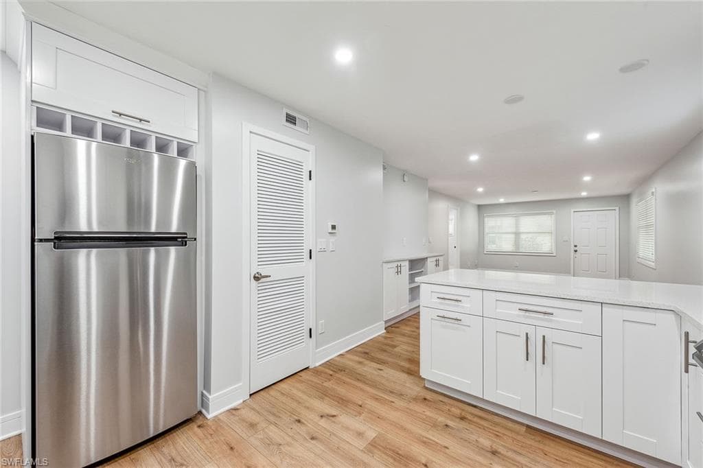 1100 8th Ave S 105a, Naples, FL 34102-8