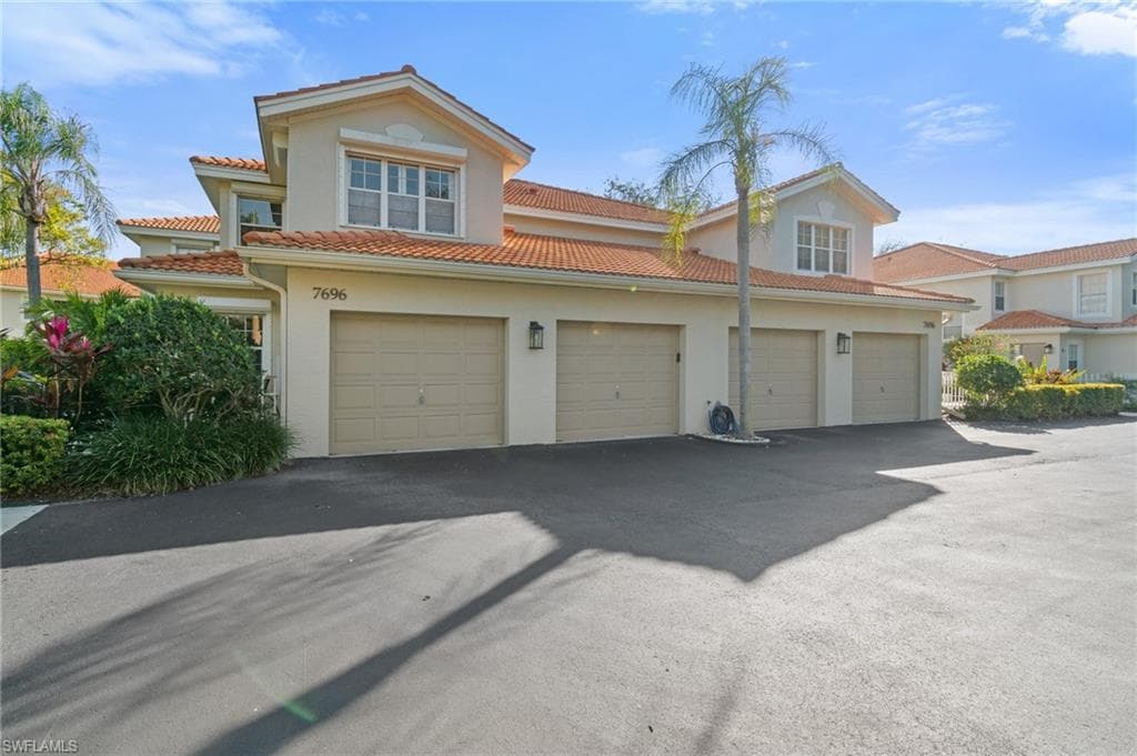 7696 Oleander Gate Dr K102, Naples, FL 34109-5